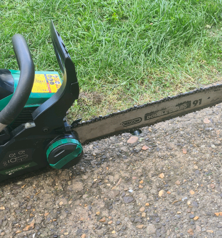Petrol chainsaw | in Corby 